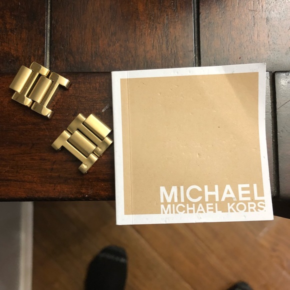 Gold Michael Kors Watch - Picture 4 of 4